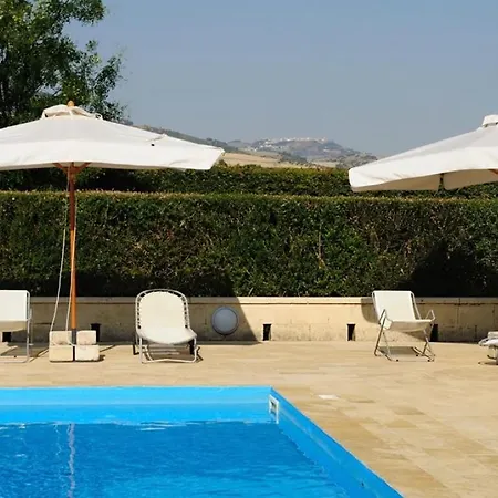 Appartement Sleeps 2 Pool Wifi T764326 Montescaglioso