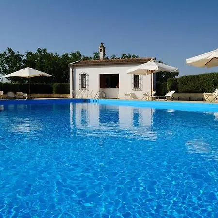 Sleeps 2 Pool Wifi T764326 * Montescaglioso