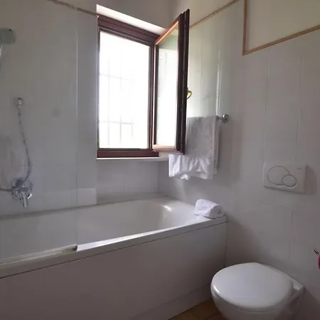 Sleeps 2 Pool Wifi T764326